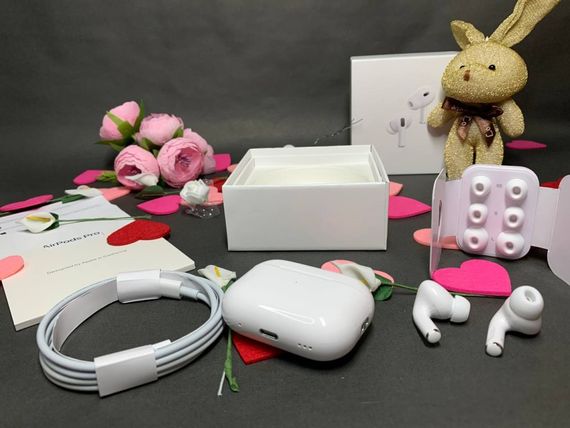 Навушники AirPods Pro 2 з Full якістю на 2024 рік (з шумозаглушенням) білі | Зображення 3