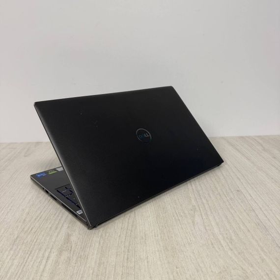 Игровой ноутбук Б-класс Dell Vostro 7510 / 15.6" (1920x1080) IPS / Intel Core i7-11800H (8 (16) ядер по 2.3 - 4.6 GHz) / 16 GB DDR4 / 512 GB SSD / nVidia GeForce RTX 3050 Ti, 4 GB GDDR6, 128-bit / WebCam б/у | Зображення 4