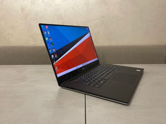 Мобильная рабочая станция Б-класс Dell XPS 15 9560 / 15.6" (3840x2160) IPS Touch / Intel Core i7-7700HQ (4 (8) ядра по 2.8 - 3.8 GHz) / 16 GB DDR4 / 256 GB SSD M.2 / nVidia GeForce GTX 1050, 4 GB GDDR5, 128-bit / WebCam б/у + Подарок Мышь / USB | Зображення 4