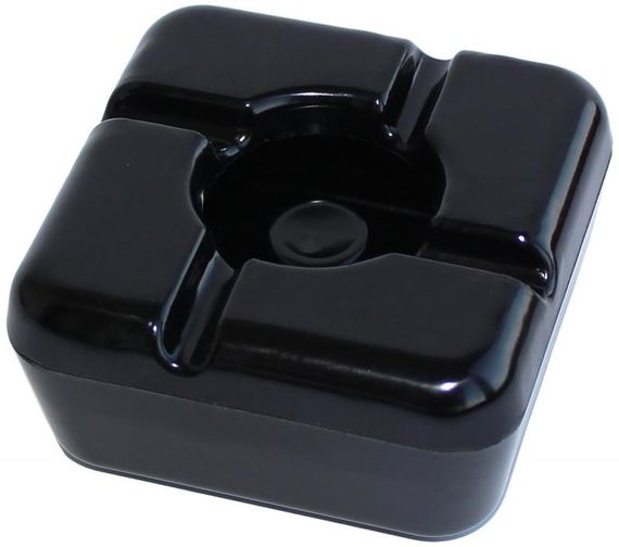 Попільничка Tablasi 8.5x8.5см чорна на 4 сигарети