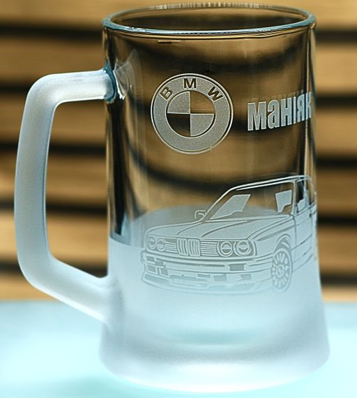 Пивний келих 670 мл з гравіюванням BMW M3 E30 подарунок для автолюбителя  кухоль для пива з логотипом авто | Зображення 1