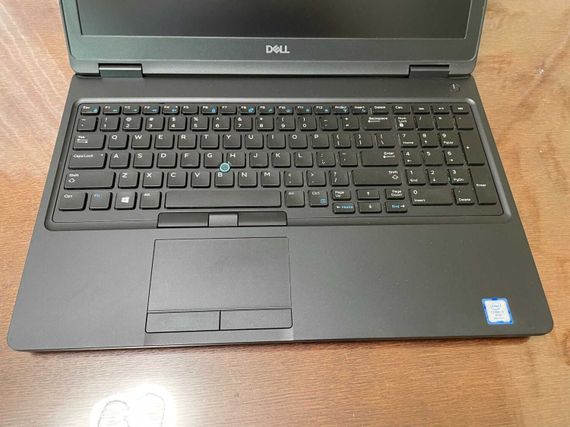 Мобильная рабочая станция Dell Precision 3530 / 15.6" (1920x1080) IPS / Intel Core i7-8750H (6 (12) ядер по 2.2 - 4.1 GHz) / 16 GB DDR4 / 256 GB SSD / nVidia Quadro P600, 4 GB GDDR5, 128-bit / WebCam б/у | Зображення 3