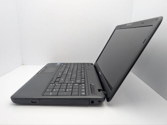Ноутбук Б-класс Toshiba Satellite C660 / 15.6" (1366x768) TN / Intel Core i5-2430M (2 (4) ядра по 2.4 - 3.0 GHz) / 6 GB DDR3 / 500 GB HDD / nVidia GeForce GT 520M, 1 GB GDDR3, 64-bit / WebCam / DVD-ROM б/у | Зображення 4