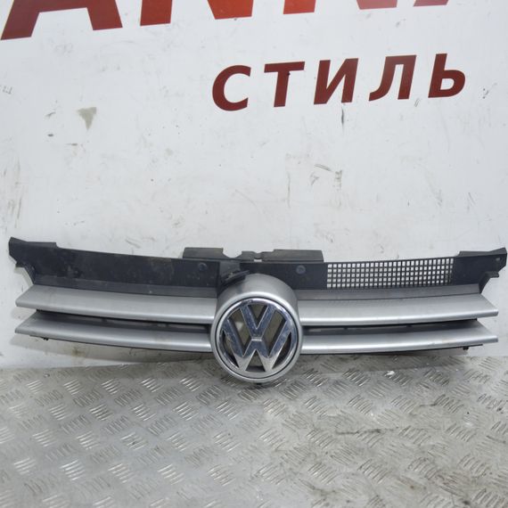 Решітка радіатора сіра Volkswagen Golf IV 1997-2003 Решітка сіра Фольксваген Гольф 4 1J0853651H 1J0853655G