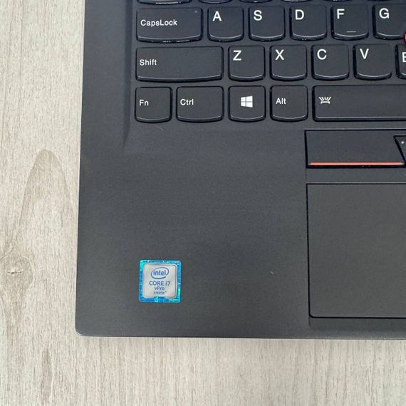 Ноутбук Б-класс Lenovo ThinkPad X1 Carbon Gen 4 / 14" (1920x1080) IPS / Intel Core i7-6600U (2 (4) ядра по 2.6 - 3.4 GHz) / 8 GB DDR4 / 256 GB SSD / Intel HD Graphics 520 / WebCam б/у | Зображення 4