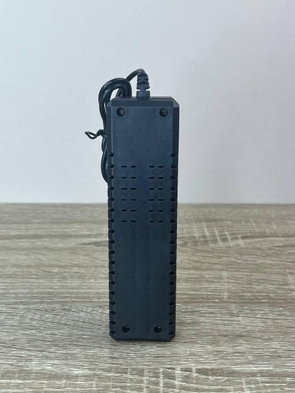 Универсальное зарядное устройство MS-5D81X 4.2В для Li-Ion аккумуляторов 10440-26650 компактная зарядка для аккумуляторных батарей | Зображення 1