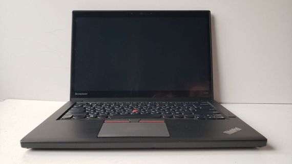 Ультрабук Б-класс Lenovo Thinkpad T450s / 14" (1920x1080) IPS Touch / Intel Core i5-5300U (2 (4) ядра по 2.3 - 2.9 GHz) / 8 GB DDR3 / 256 GB SSD / Intel HD Graphics 5500 / WebCam / Два АКБ б/у | Зображення 1
