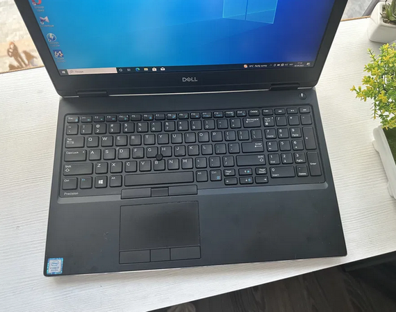Ноутбук Ігровий Dell 7530 15.6" 4k IPS Sharp 32/1000 SSD i7 8Gen + Nvidia 4gb Б/В | Зображення 2