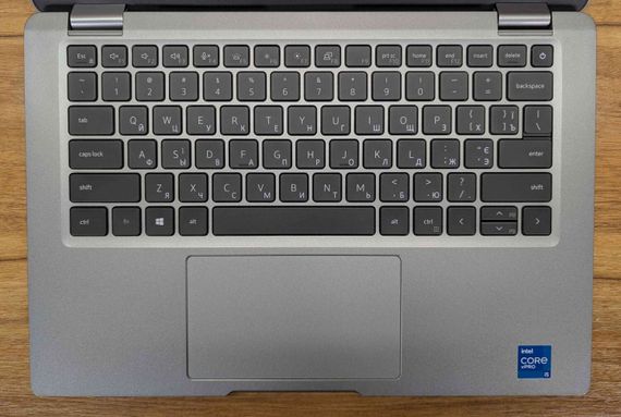 Ультрабук Б-класс Dell Latitude 5320 / 13.3" (1920x1080) IPS / Intel Core i5-1145G7 (4 (8) ядра по 2.6 - 4.4 GHz) / 16 GB DDR4 / 256 GB SSD / Intel Iris Xe Graphics / WebCam / Windows 11 б/у | Зображення 2