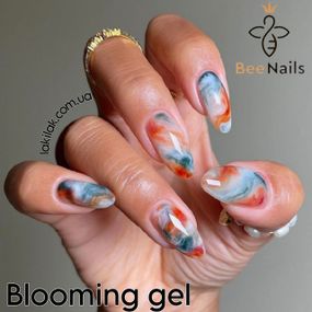 База для розтікання Bee Nails Blooming gel (для дизайну по мокрому) 15мл