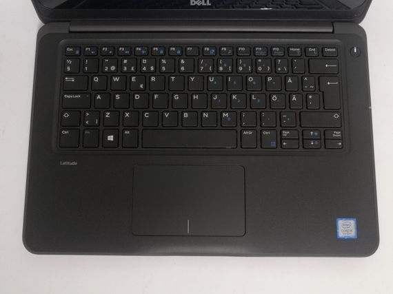 Ультрабук Dell Latitude 3380 / 13.3" (1366x768) TN Touch / Intel Core i5-7200U (2 (4) ядра по 2.5 - 3.1 GHz) / 8 GB DDR4 / 128 GB SSD / Intel HD Graphics 620 / WebCam б/у | Зображення 3