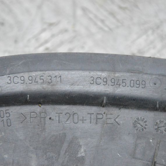 Заглушка заднього бампера ліва Volkswagen Passat B6 2005-2010 Накладка під задній лівий ліхтар Фольксваген 3C9945311A | Зображення 2