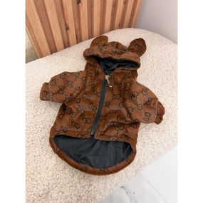 Брендовая шуба для собак GUCCI на змейке с ушками на  капюшоне на шелковой подкладке , коричневая