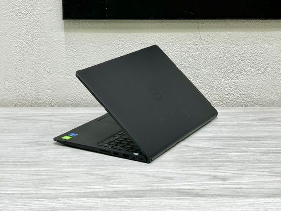 Ультрабук Б-класс Dell Vostro 3520 / 15.6" (1920x1080) IPS / Intel Core i5-1235U (10 (12) ядер по 3.3 - 4.4 GHz) / 16 GB DDR4 / 512 GB SSD M.2 / Intel Iris Xe Graphics / WebCam / Win 11 Pro б/у | Зображення 5