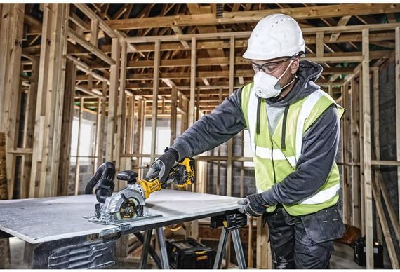 Пила дискова акумуляторна компактна безщіткова 115*9,5мм DeWALT DCS571NT | Зображення 5
