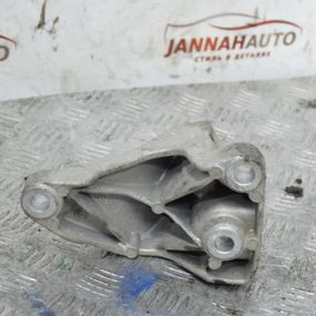 Кронштейн кріплення кпп верхній лівий Ford Fiesta VII 2008-2017 Лапа подушка КПП Форд Фієста 7 8V517M125AC
