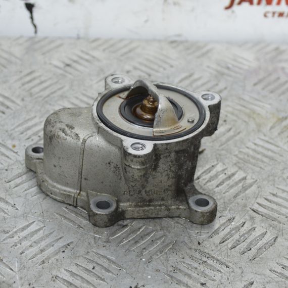 Корпус термостата 2.2 DCI NIssan Almera Tino 2000-2003 Кришка термостата Ніссан Альмера Тіно RE216801