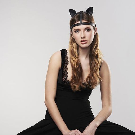 Маска кошечки Bijoux Indiscrets MAZE - Cat Ears Headpiece Black, экокожа | Зображення 6