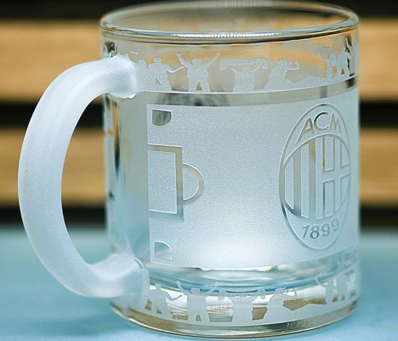 Скляна чашка 320 мл ФК Мілан AC Milan  з гравіюванням подарунок для фаната  футбольна кружка кругова | Зображення 2