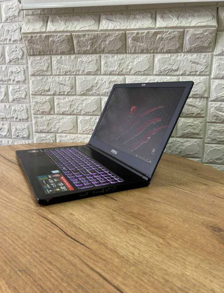 Ноутбук MSI GS63VR 7RG 15.6" FHD IPS 120Hz i7 7700HQ 32Gb SSD 512Gb GTX 1060 Б/В | Зображення 5