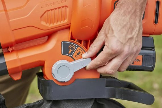 Садовий пилосос акумуляторний BLACK+DECKER з АКБ та ЗП BCBLV3625L1 | Зображення 9