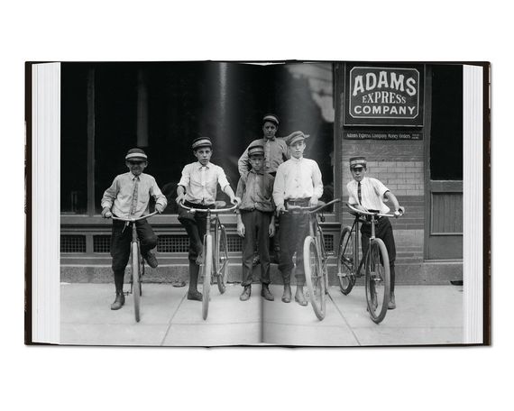 Альбомы известных фотографов книга Льюис Хайн Lewis W. Hine "America at Work" Taschen книги по фотографии | Зображення 6