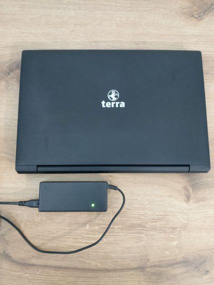 Ноутбук Terra Mobile 1542K / 15.6" (1920x1080) TN / Intel Core i7-7700T (4 (8) ядра по 2.9 - 3.8 GHz) / 8 GB DDR3 / 240 GB SSD M.2 + 320 GB HDD / Intel HD Graphics 630 / WebCam / DVD-ROM / Windows 11 Home б/в | Зображення 5