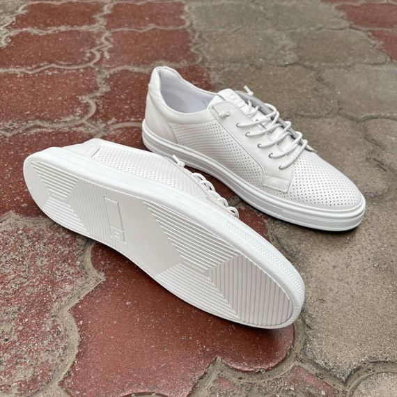 Чоловічі білі шкіряні кеди з перфорацією — тренд взуття | Зображення 6