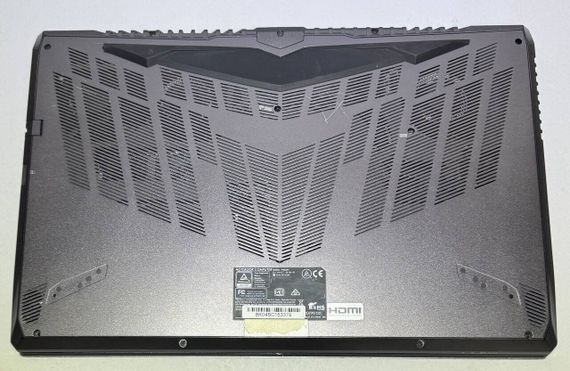 Игровой ноутбук Б-класс Clevo Lambda P960RF / 15.6" (1920x1080) IPS / Intel Core i7-9750H (6 (12) ядер по 2.6 - 4.5 GHz) / 32 GB DDR4 / 512 GB SSD / nVidia GeForce RTX 2070 Max-Q, 8 GB GDDR6, 256-bit / NoWebCam б/у | Зображення 4