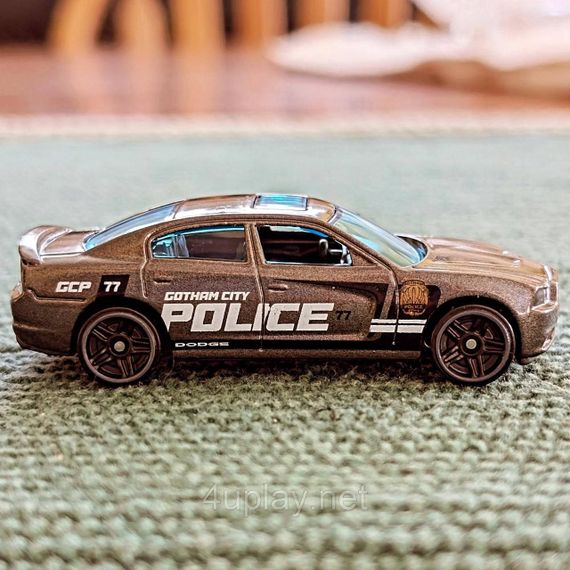 Набір із 5-ти машинок Хот Вілс Бетмен Оригінал Hot Wheels Batman Бетмобіль, Пінгвін, Містер Фріз | Зображення 6