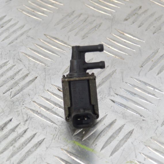 Клапан абсорбера парів палива 1.0 / 1.1 Kia Picanto I 2004-2011 Соленоїдний клапан Кіа Піканто 1 3946038450 | Зображення 1