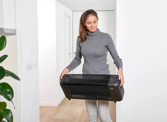 Мікатермічний обігрівач BLACK+DECKER 1500 Вт, площа обігріва 15 кв.м., підлоговий, чорний (BXMRA1500E) | Зображення 1