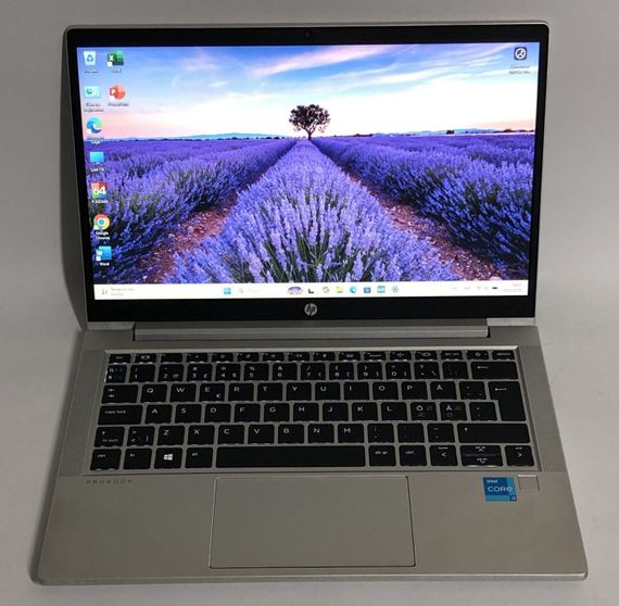 Ультрабук HP ProBook 430 G8 / 13.3" (1366x768) TN / Intel Core i3-1115G4 (2 (4) ядра по 4.1 GHz) / 8 GB DDR4 / 128 GB SSD / Intel UHD Graphics / WebCam / Win 11 Pro б/у + Подарок  Новый флеш-накопитель Kingston 64GB | Зображення 1
