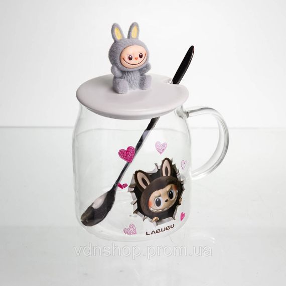 Новорічна велика скляна чашка "Лабубу" з кришкою та ложкою 600 мл, Святкова кружка чашка для дітей на подарунок Сірий FM-56A | Зображення 3