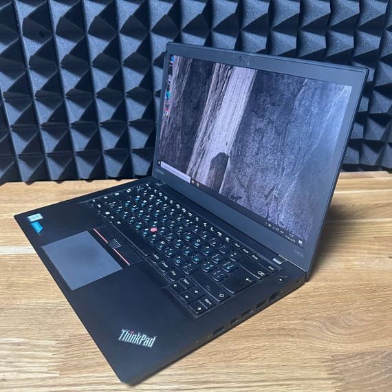 Ноутбук Б-класс Lenovo ThinkPad T460s / 14" (2560х1440) IPS / Intel Core i5-6300U (2 (4) ядра по 2.4 - 3.0 GHz) / 8 GB DDR4 / 256 GB SSD / Intel HD Graphics 520 / WebCam б/у | Зображення 3