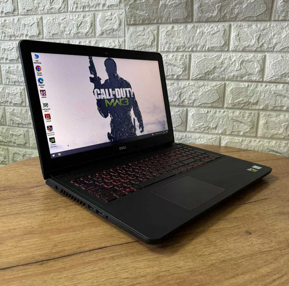 Ноутбук Dell Inspiron 5577 15.6" FHD i5 7300HQ 16Gb SSD 512Gb GTX 1050 Б/В | Зображення 5