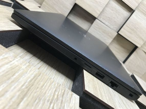 Ноутбук Б-класс Dell Latitude 7480 / 14" (1920x1080) IPS / Intel Core i7-7600U (2 (4) ядра по 2.8 - 3.9 GHz) / 8 GB DDR4 / 240 GB SSD M.2 / Intel HD Graphics 620 / WebCam б/у | Зображення 5
