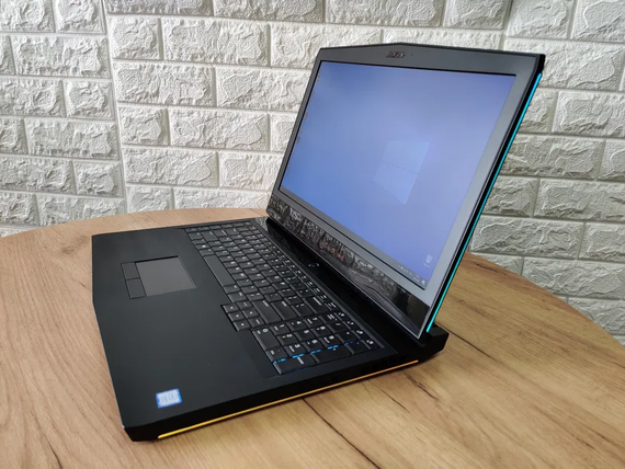 Ноутбук Dell Alienware 17R4 /17.3 FHD/IPS/i7 7700HQ/16Gb/SSD240+1Tb/GTX1070-8Gb | Зображення 1