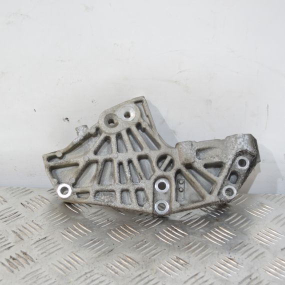 Кронштейн кріплення двигуна 2.0 DCI Renault Trafic 2001-2014 Лапа опора мотора Рено Трафік 8200741758 | Зображення 1