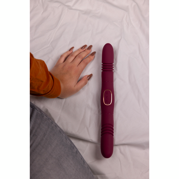 Двосторонній вібратор, імітує фрикції, колір бордовий Loveline (Нідерланди) Sex Aura | Зображення 5
