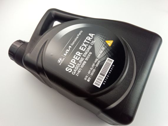 Олива моторна 5W-30 напівсинтетична HYUNDAI Super Extra Gasoline 4 л (05100-00410) (0510000410)