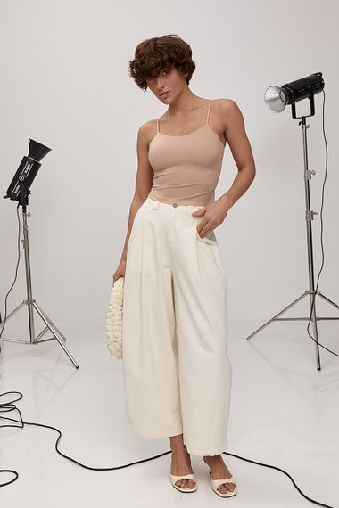 Короткий топ на бретелях із люрексу - бежевий цвет, ONE SIZE (є розміри) | Зображення 2