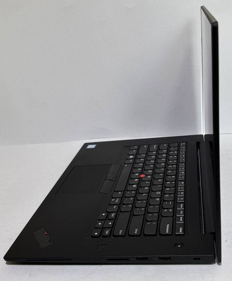Мобильная рабочая станция Lenovo ThinkPad P1 Gen1 / 15.6" (1920x1080) IPS / Intel Xeon E-2176M (6 (12) ядер по 2.7 - 4.4 GHz) / 16 GB DDR4 / 256 GB SSD / nVidia Quadro P2000, 4 GB GDDR5, 128-bit / WebCam б/у | Зображення 5