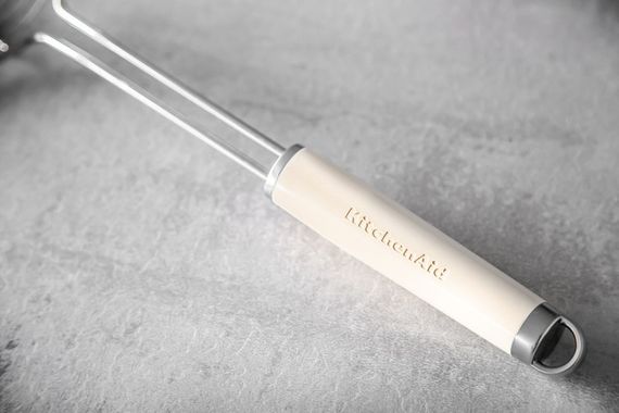 Шумовка KitchenAid Coreline KAG010OHACE 38.1 см кремовая | Зображення 6