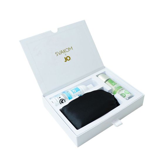 Подарунковий набір Svakom Anniversary Box: вакуумний стимулятор, стрічки, маска, лубрикант, спрей | Зображення 3