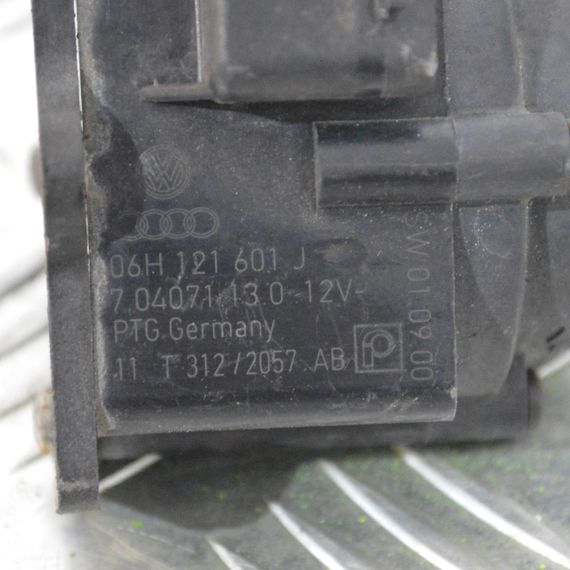 Водяний насос 1.8 / 2.0 / 3.0 Volkswagen Golf Jetta Beetle 2012-2025 Помпа водяна Фольксваген Гольф Джетта Бітл 06H121601J | Зображення 3