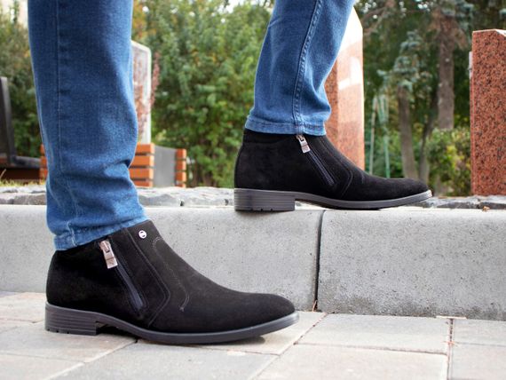 Демісезонні замшеві черевики 41 розмір на байці