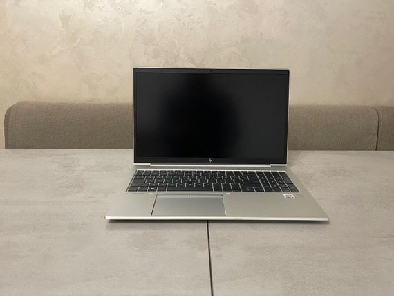 Ультрабук Б-класс HP EliteBook 850 G7 / 15.6" (1920x1080) IPS / Intel Core i5-10210U (4 (8) ядра по 1.6 - 4.2 GHz) / 16 GB DDR4 / 256 GB SSD / Intel UHD Graphics / WebCam б/у + Подарок Проводная мышь / USB | Зображення 2