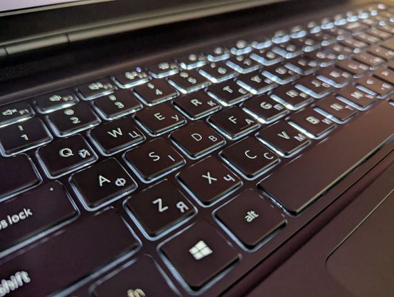Мобильная рабочая станция Dell Precision 7760 / 17.3" (3840x2160) IPS / Intel Core i7-11850H (8 (16) ядер по 2.5 - 4.8 GHz) / 64 GB DDR4 / 1000 GB SSD / nVidia RTX A5000, 16 GB GDDR6, 256-bit / WebCam / HDMI / Windows 11 б/у + Подарок Беспроводная мышь | Зображення 5