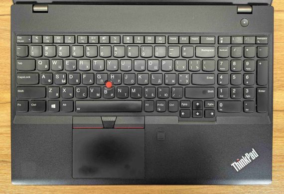 Ультрабук Lenovo ThinkPad T580 / 15.6" (1920x1080) IPS / Intel Core i7-8650U (4 (8) ядра по 1.9 - 4.2 GHz) / 16 GB DDR4 / 512 GB SSD / Intel UHD Graphics 620 / WebCam / TouchID / Windows 10 б/в + Подарунок Бездротова миша USB | Зображення 2